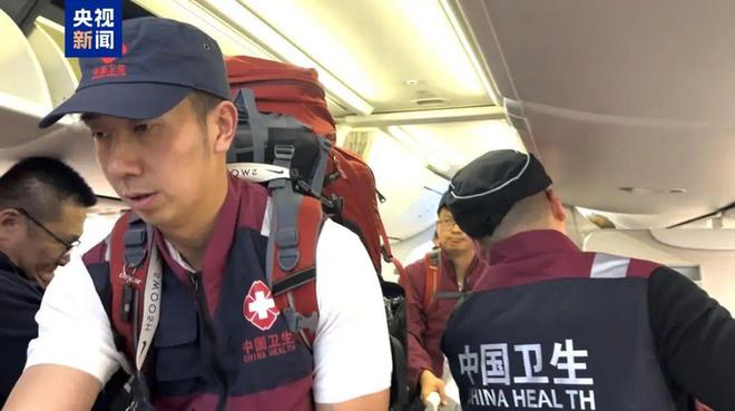 中国医疗队赴缅震区，传递人道关怀与医疗力量