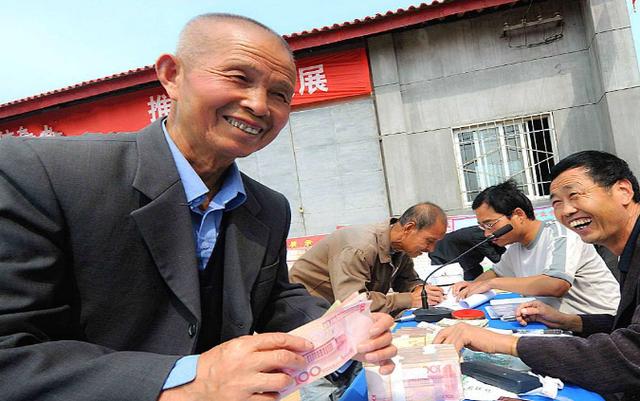 多位专家建言上调农民养老金，推动社会公平与农村发展的必要举措