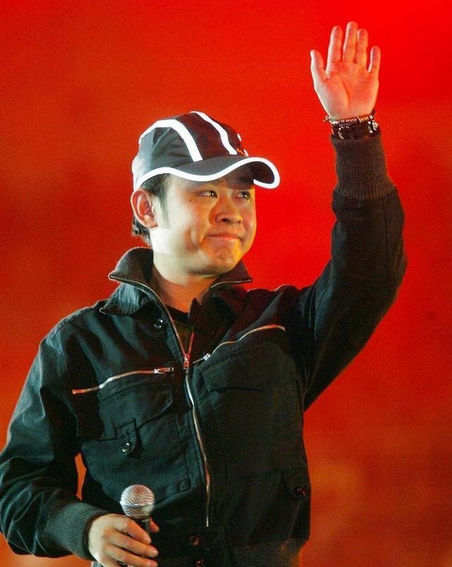 小刀郎现身刀郎演唱会门口，一场意外的惊喜