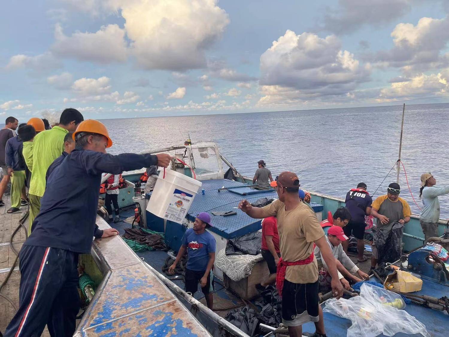 加纳海域渔船遇袭，3名中国人失踪——深度解析事件始末
