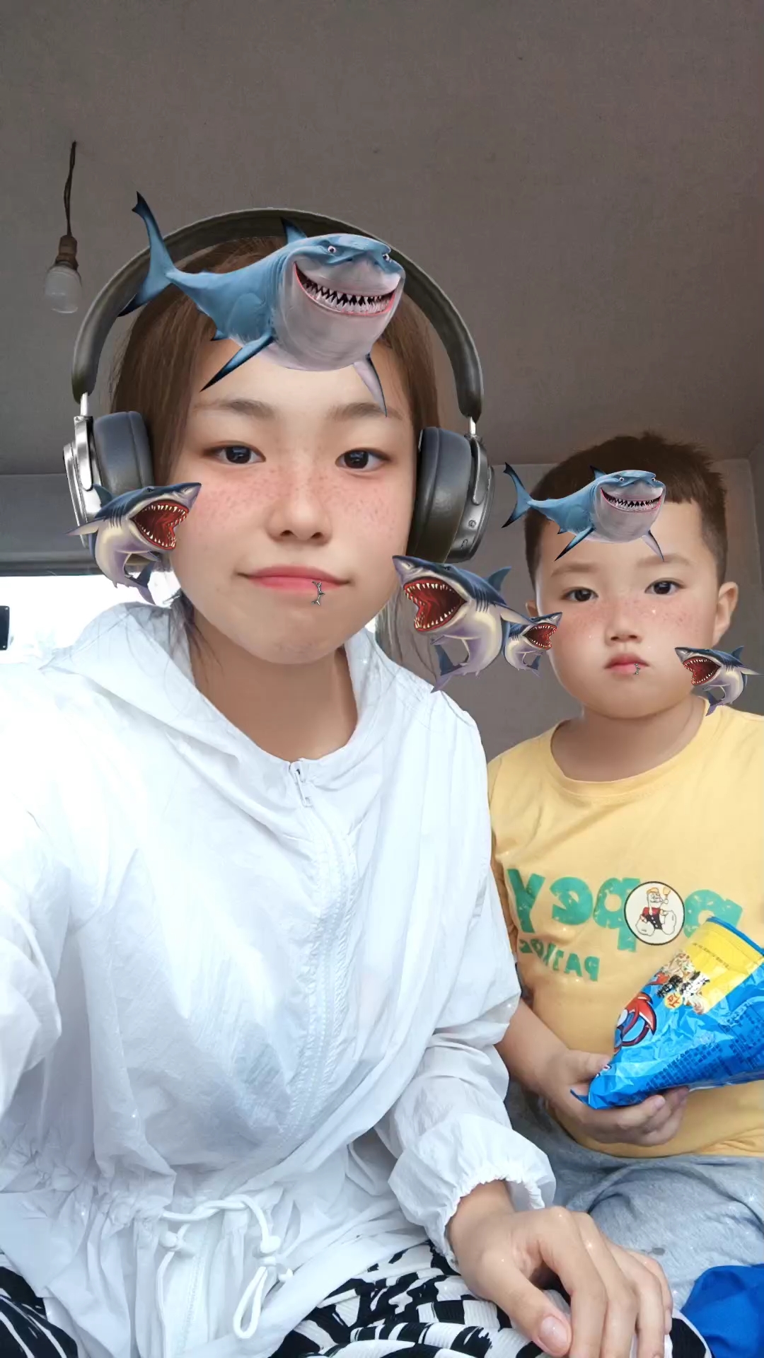 弟弟和姐姐合拍的说说