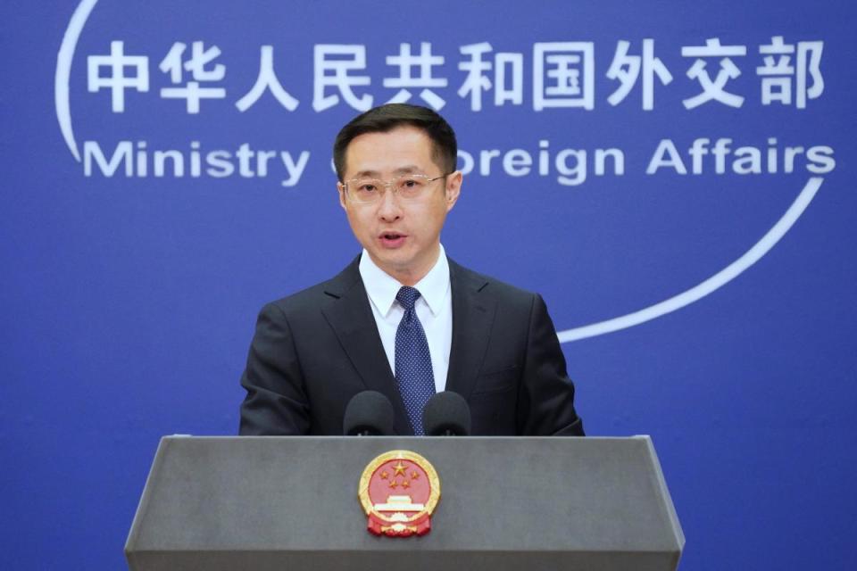 外交部回应解放军位台岛周边演训，坚定维护核心利益，展示决心与担当