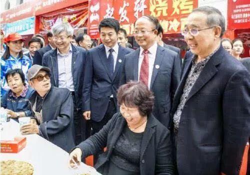 中俄永不为敌，构建新时代全面战略协作伙伴关系的坚定承诺