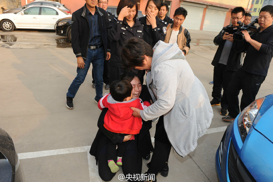 山东入室抢婴案人贩法庭抖腿毫无忏悔，道德败坏令人震惊
