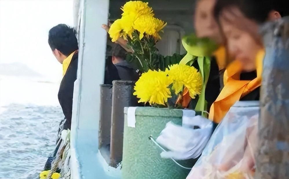 老人离世留财产给保姆，特殊遗愿操办海葬的感人故事