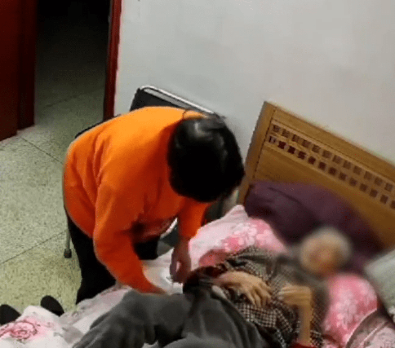 保姆、老人与死亡，无法忽视的社会话题