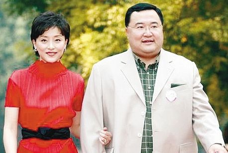 女子称被企业家丈夫逼迫喝尿，婚姻中的极端行为与社会反响
