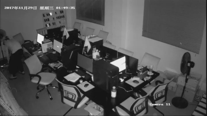 男子凌晨走出公司宿舍后失联12天，视频曝光引发关注