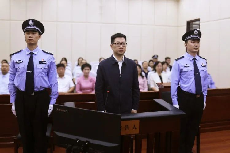中海油原总经理贪腐案，涉案金额达六千万引发社会关注