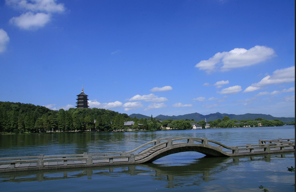 杭州大风之下西湖变身西海的奇妙之旅