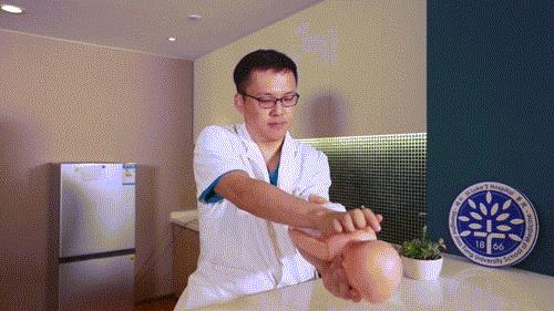 女生喉咙痛从就诊到去世仅10分钟，深度剖析悲剧背后的真相