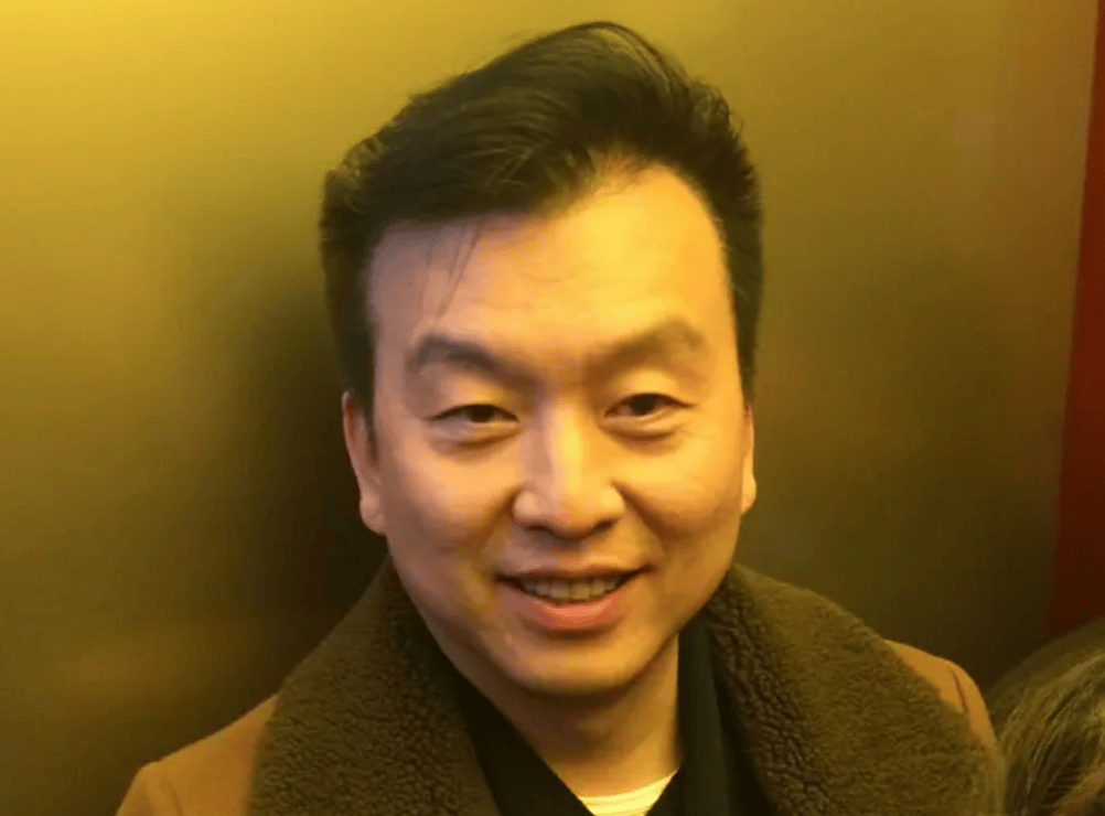 60岁张泽群近况曝光，岁月痕迹下的风采依旧