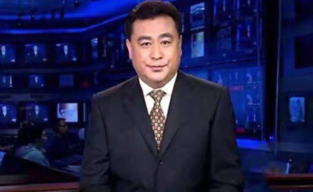 60岁央视名嘴张泽群近况揭晓，岁月留痕，风采依旧