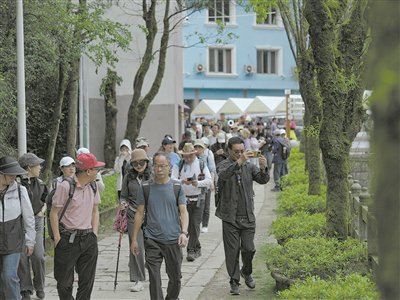 文旅项目遭遇村民堵门，多方视角解读背后的冲突与挑战