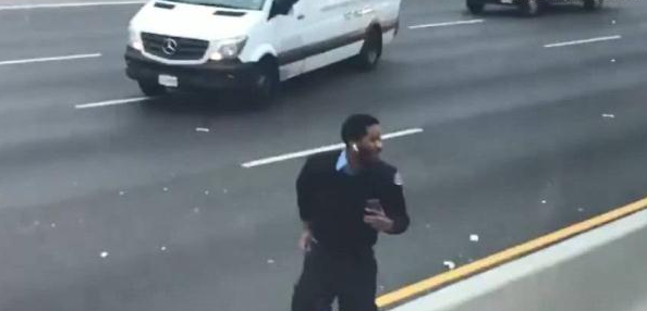 歹徒抢劫运钞车撒钱，事件背后的真相与反思