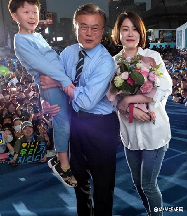 文在寅的妻子和女儿，家庭的力量与生活的美好