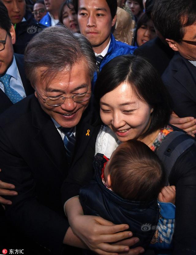 文在寅的妻子和女儿，家庭的力量与生活的美好