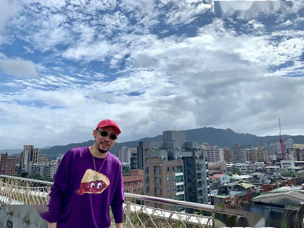 港媒发文批驳万斯，谁是乡巴佬