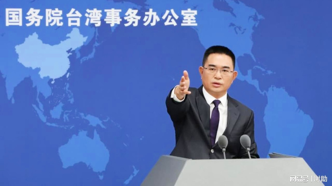 男大学生春招积极向市长推荐自己，自信展现求职新风尚