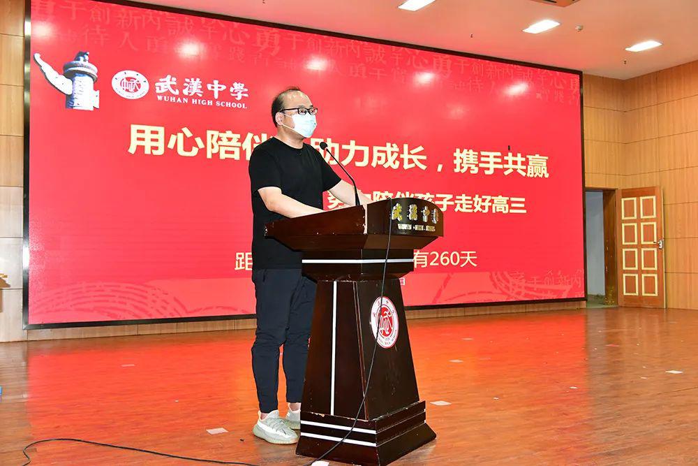 时代集团梁雄文，商业巨头的崛起与领导魅力