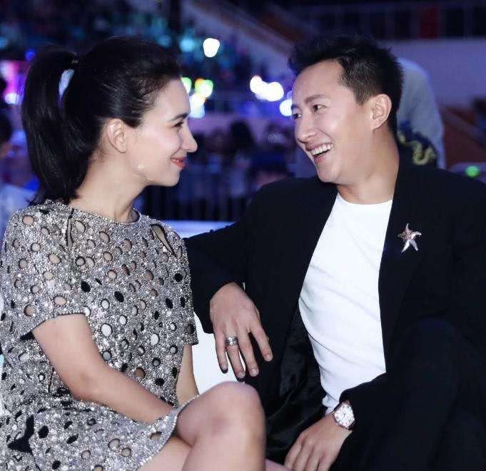韩庚与卢靖姗，星光之恋的绽放