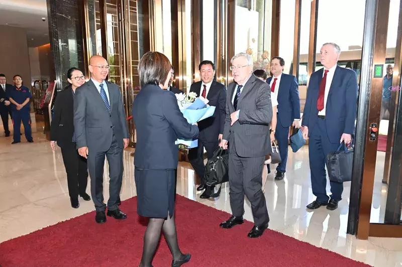 驻美大使谈经贸问题，中美经贸合作的新机遇与挑战