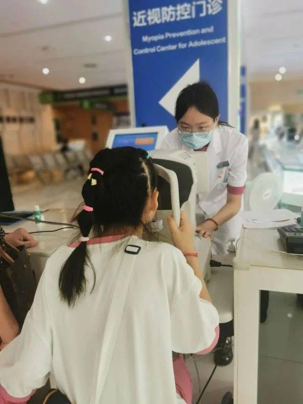7岁女孩视力骤降，关注儿童眼健康刻不容缓