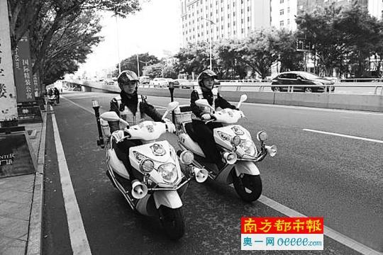 跳江救人的辅警受邀重返海军陆战队，英勇事迹背后的故事