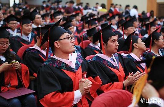 学者，一个本科文凭或支撑不了5年