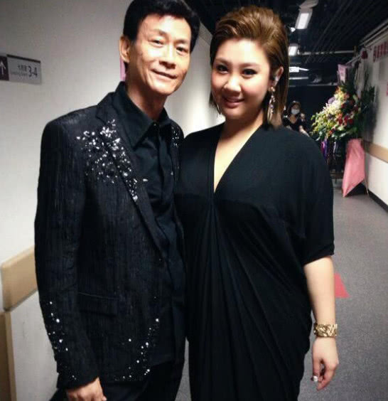 郑少秋女儿郑欣宜清空社交账号的背后原因与影响分析