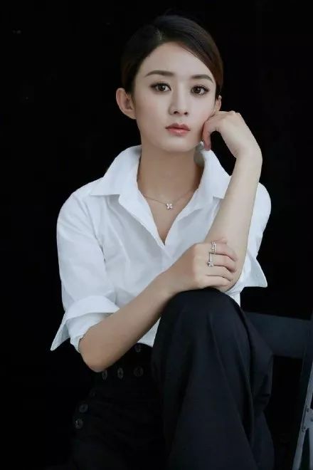 倪妮反差感，魅力四溢的独特韵味