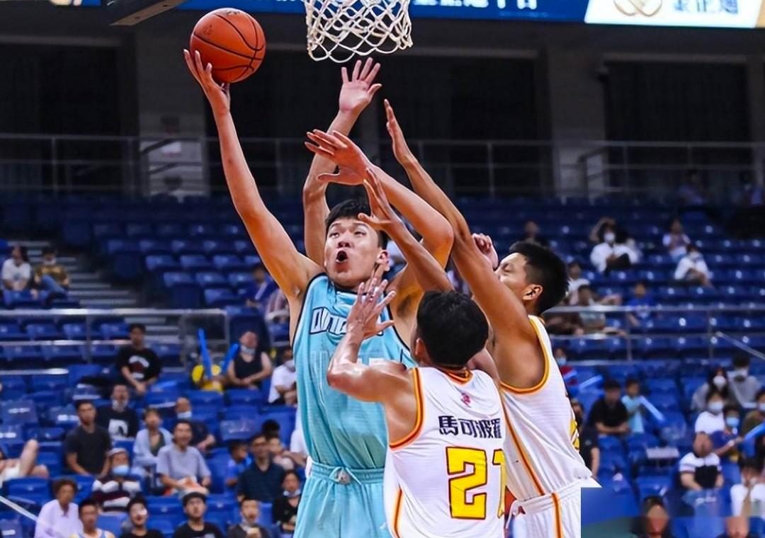 青岛俱乐部全力支持杨瀚森参加NBA选秀，新星崛起！