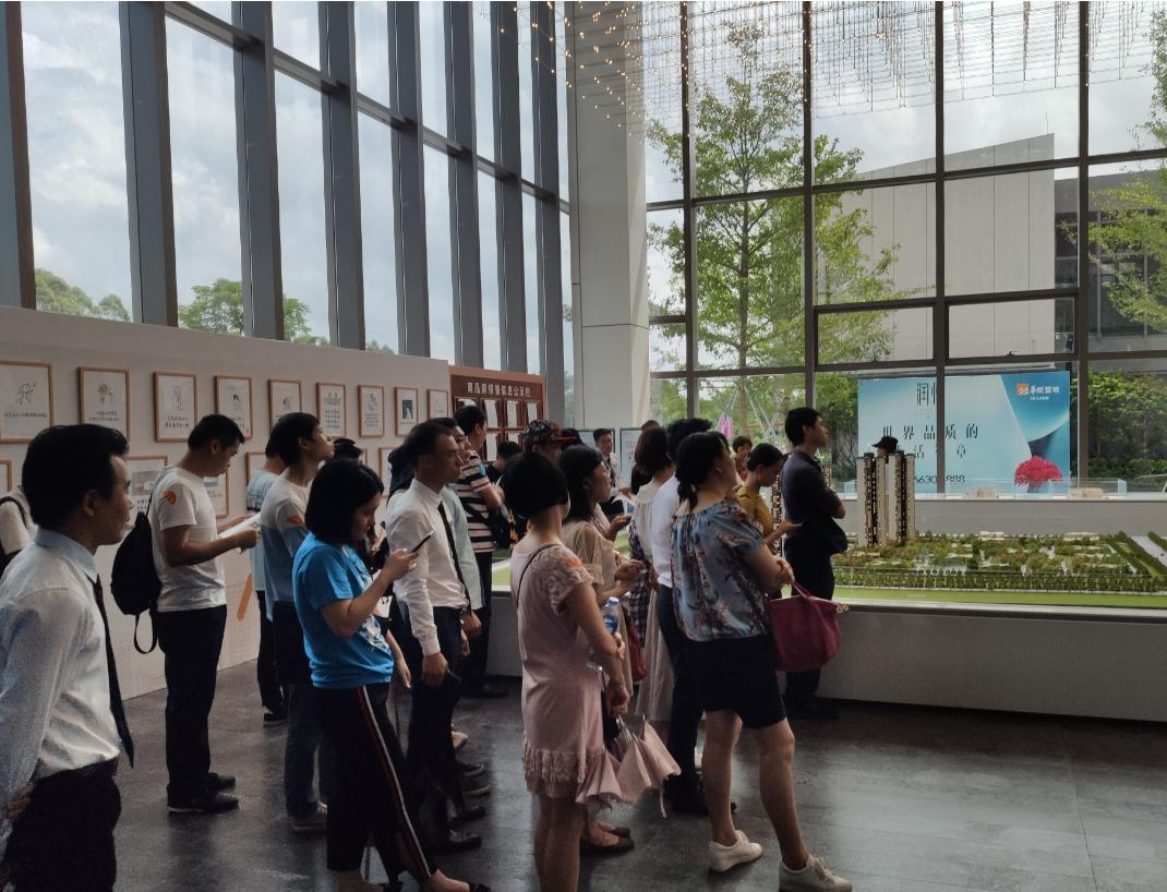 今天各个景区人流怎样？一网打尽！