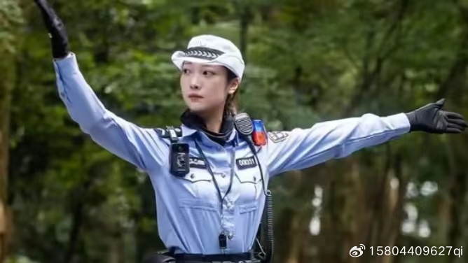 深圳兔子警官爆火出圈，网络热潮背后的故事