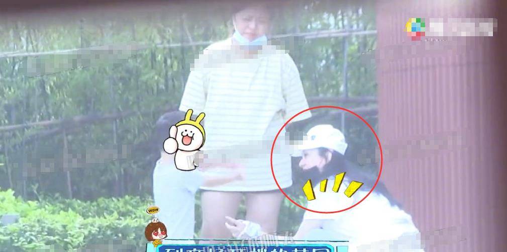 赵丽颖带儿子逛街，明星亲子时光温馨瞬间