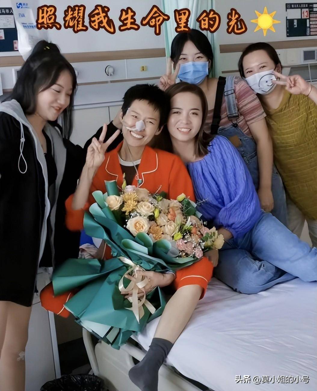 抗癌英雄，等待女儿放学归来的温暖告别