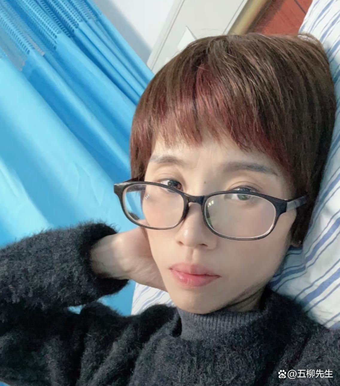 抗癌英雄，等待女儿放学归来的温暖告别