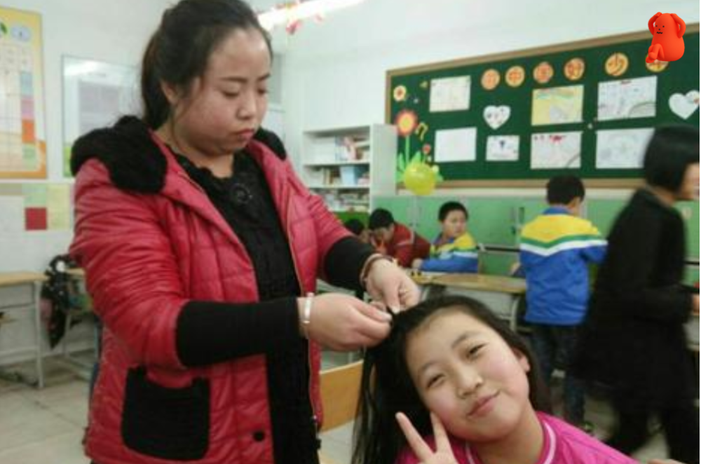老师帮我梳头发