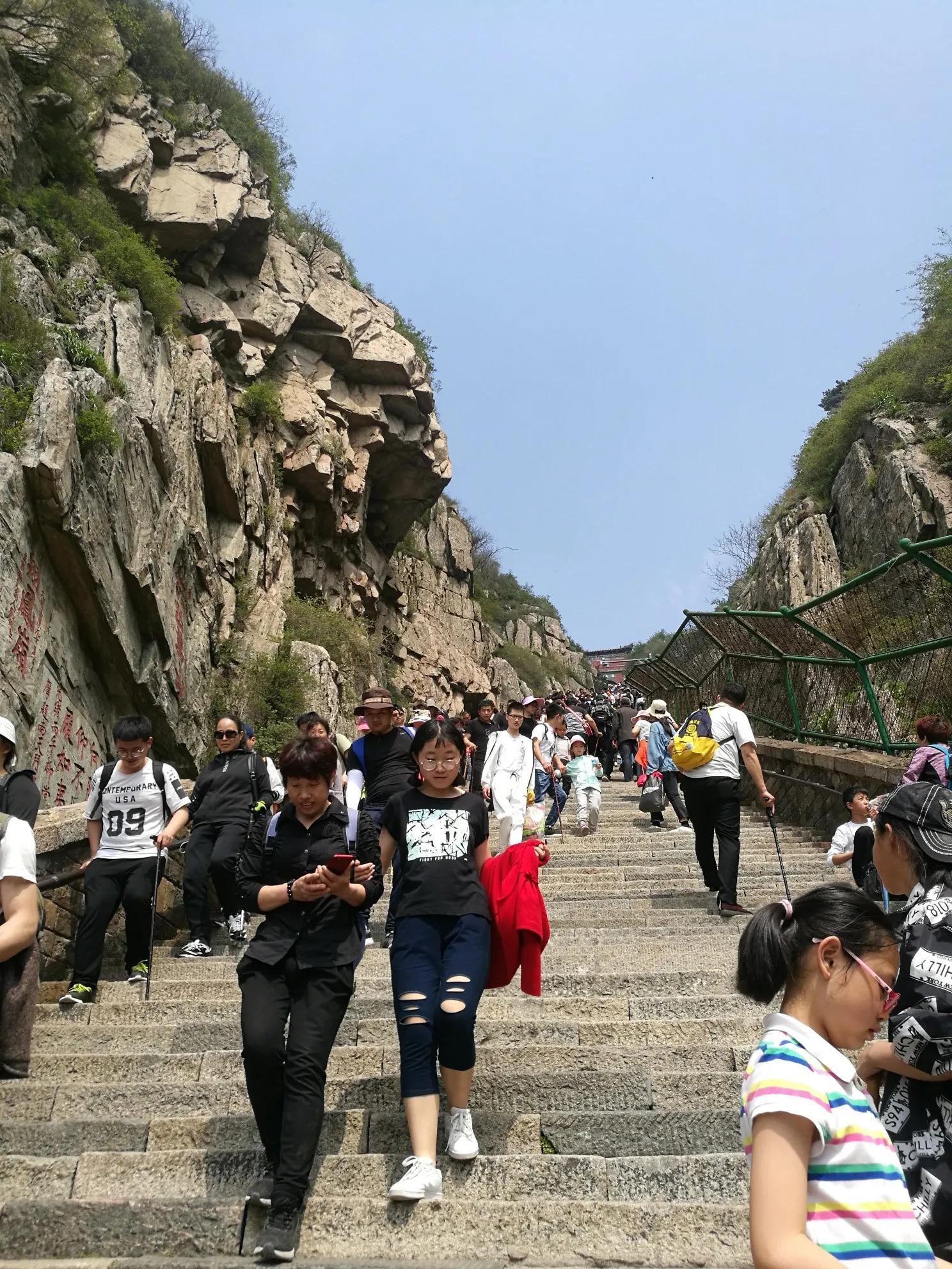 泰山夜里几点爬比较合适——登山攻略全解析