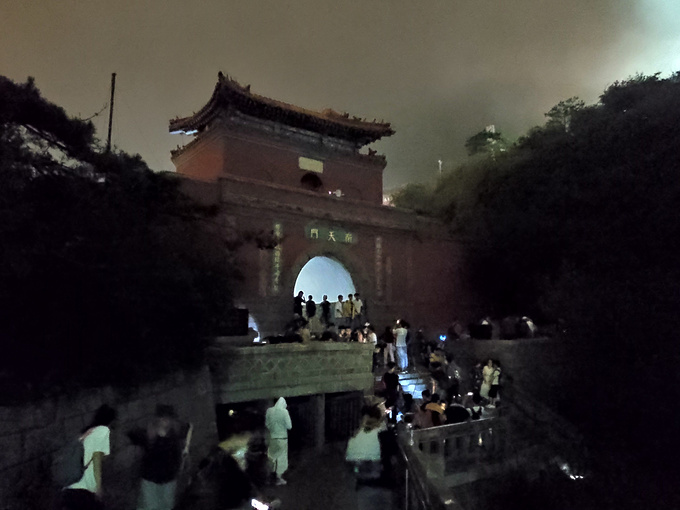 泰山凌晨能爬山吗？探寻夜爬泰山的魅力与挑战