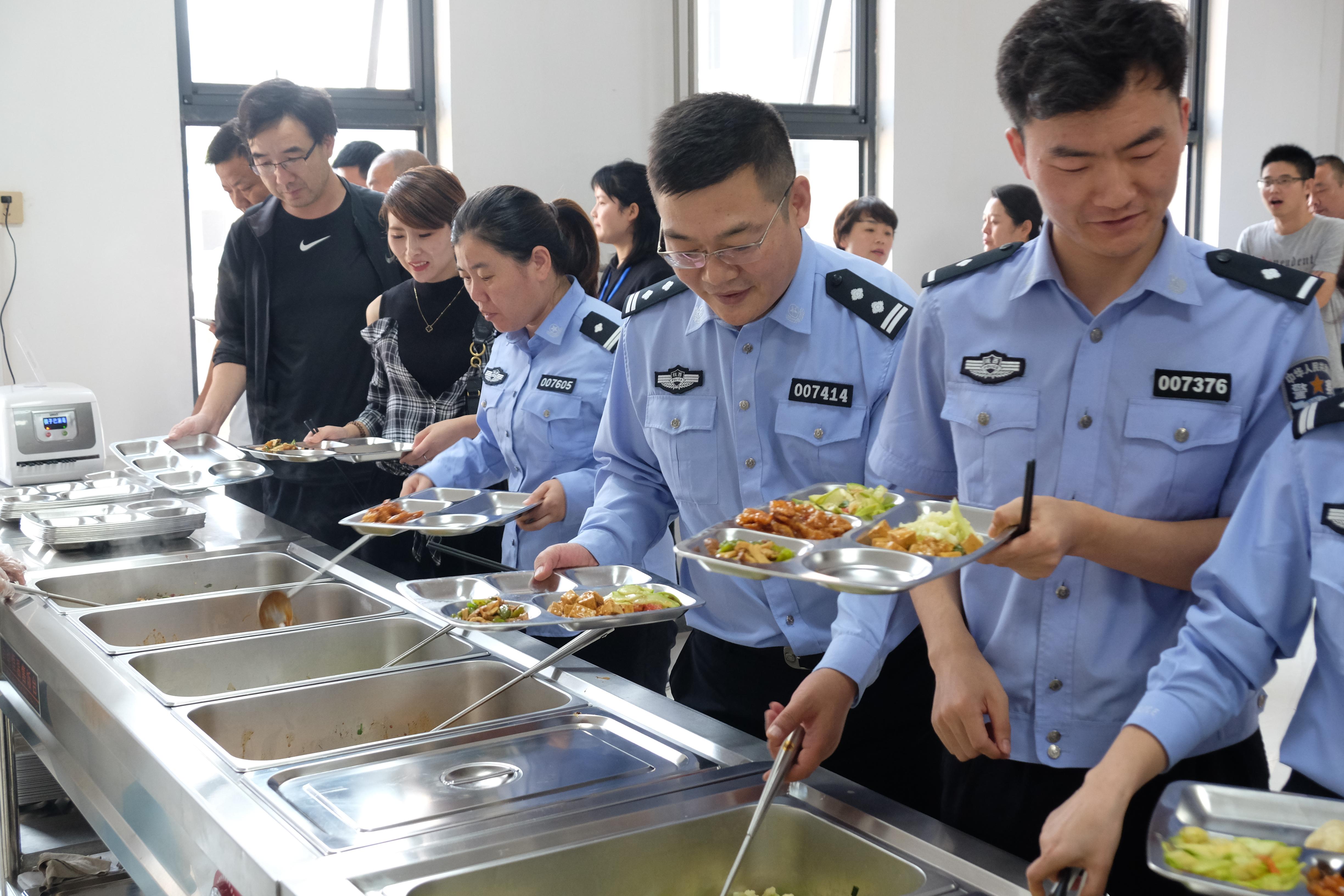 机关食堂的五菜一汤，十元的幸福餐时光
