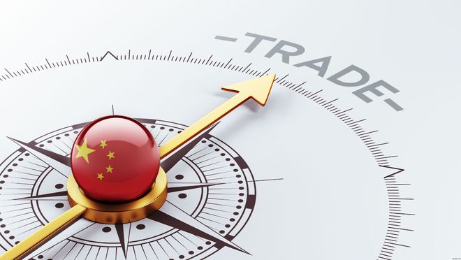中国在贸易战中应采取的策略是应对挑战与把握机遇并重