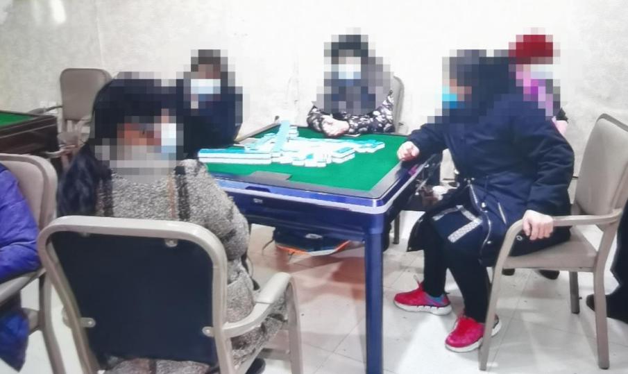 南昌特警持续接单，守护游客安全的同时不忘暖心帮忙拍照
