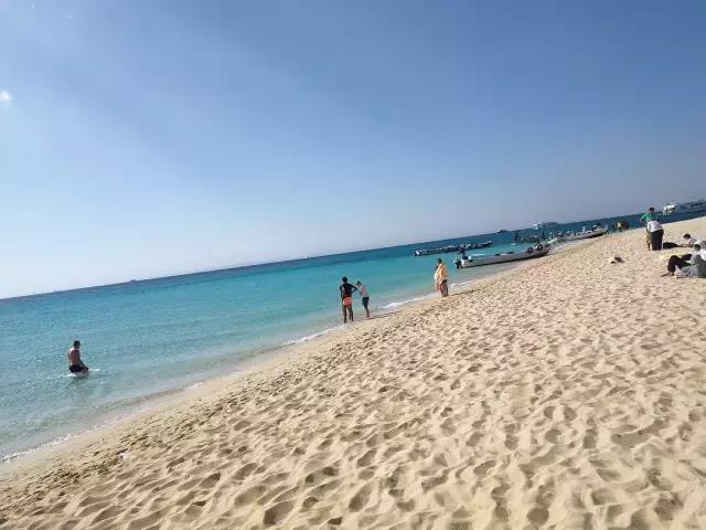 歼10编队飞越金字塔，一场空中盛宴背后的深层意义