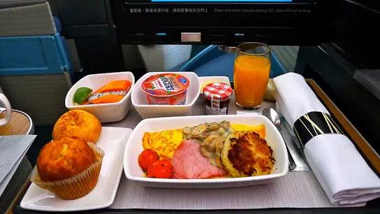 国泰航空发过期零食事件深度解析