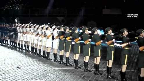 俄罗斯中国女兵表演，跨越国界的英勇与美丽