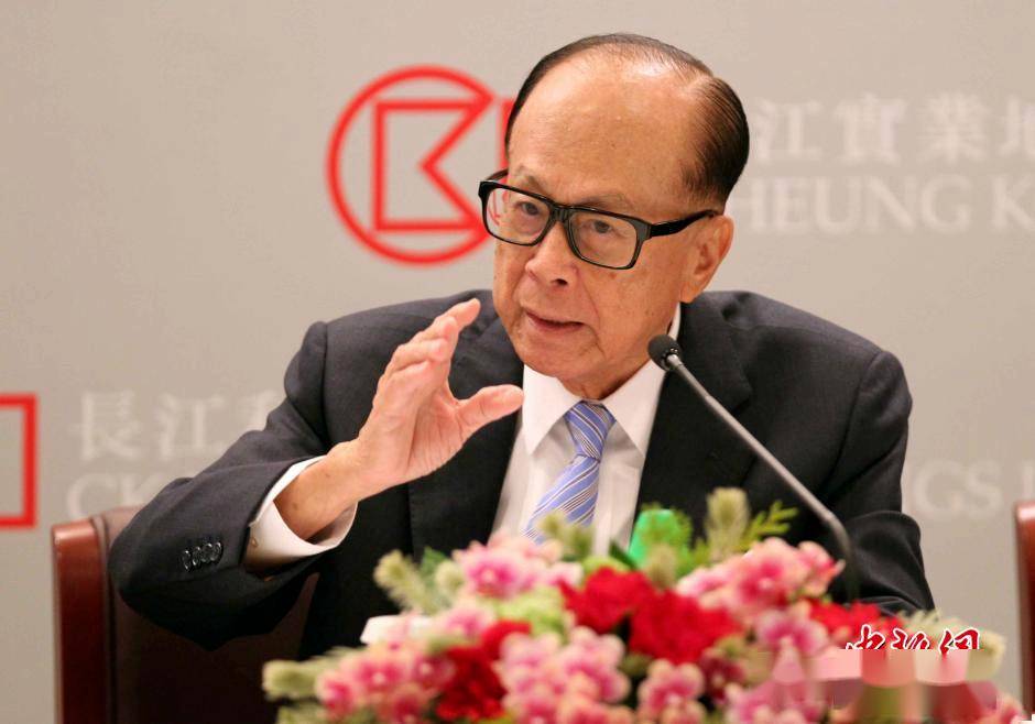 香港李嘉诚长江集团，商业帝国的传奇之路