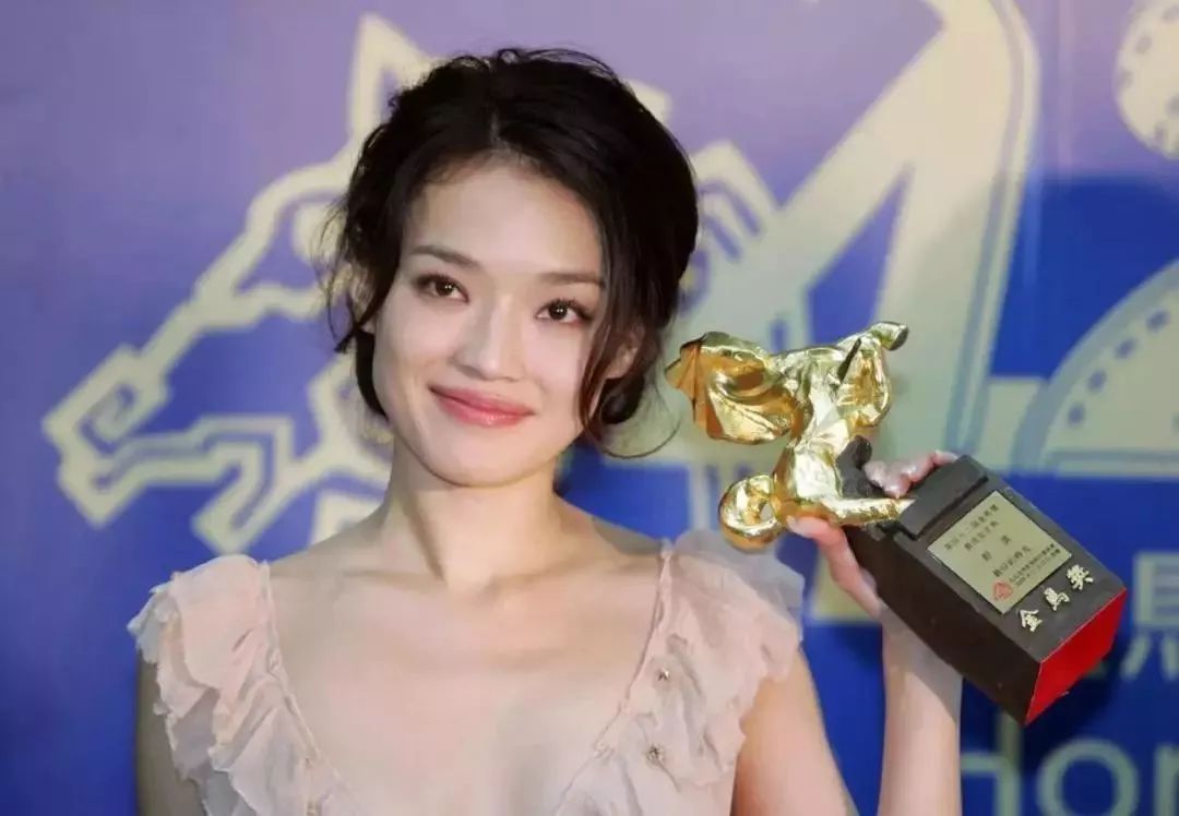 黄圣依发文，终于可以自己选剧本了——迈向演艺新高峰