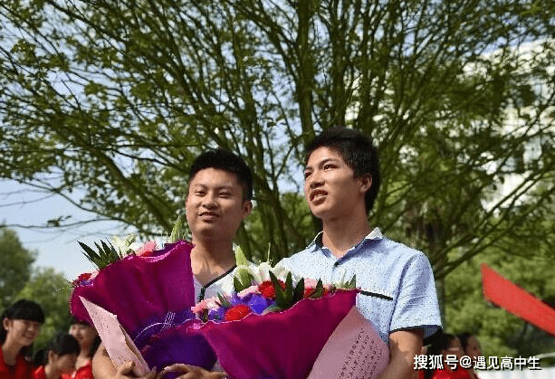 迟到的高考之路，因救人而闪耀的青春瞬间