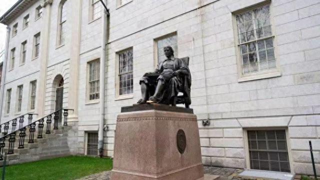 特朗普为何对哈佛大学下手那么严格